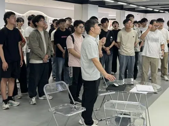 豫西10所高校学子走进泰斯特